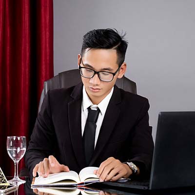 khach-hang-meta-law-4